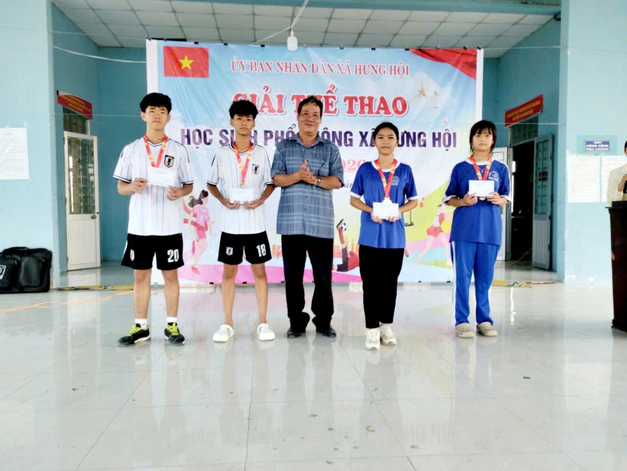 Anh-tin-bai