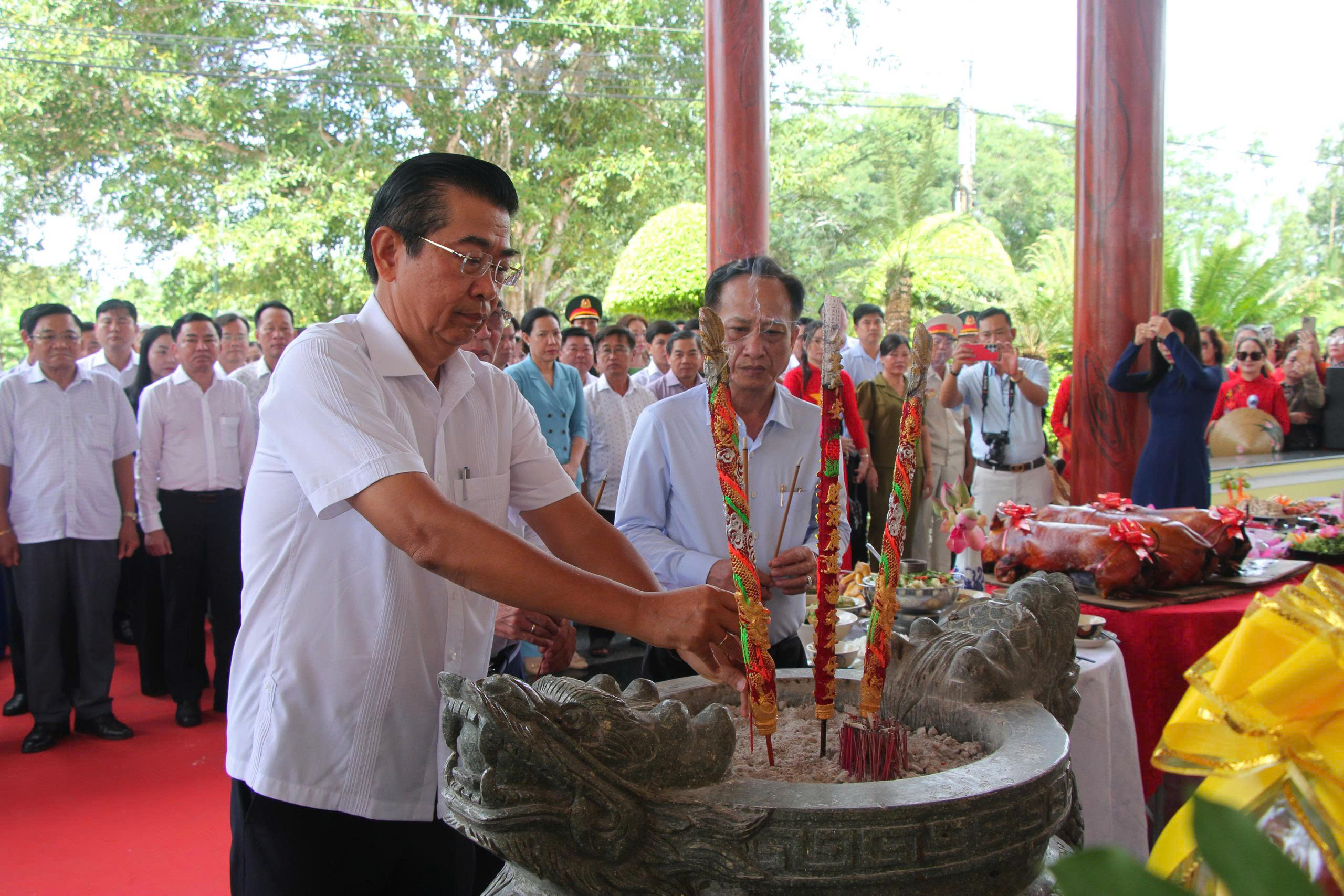 Anh-tin-bai