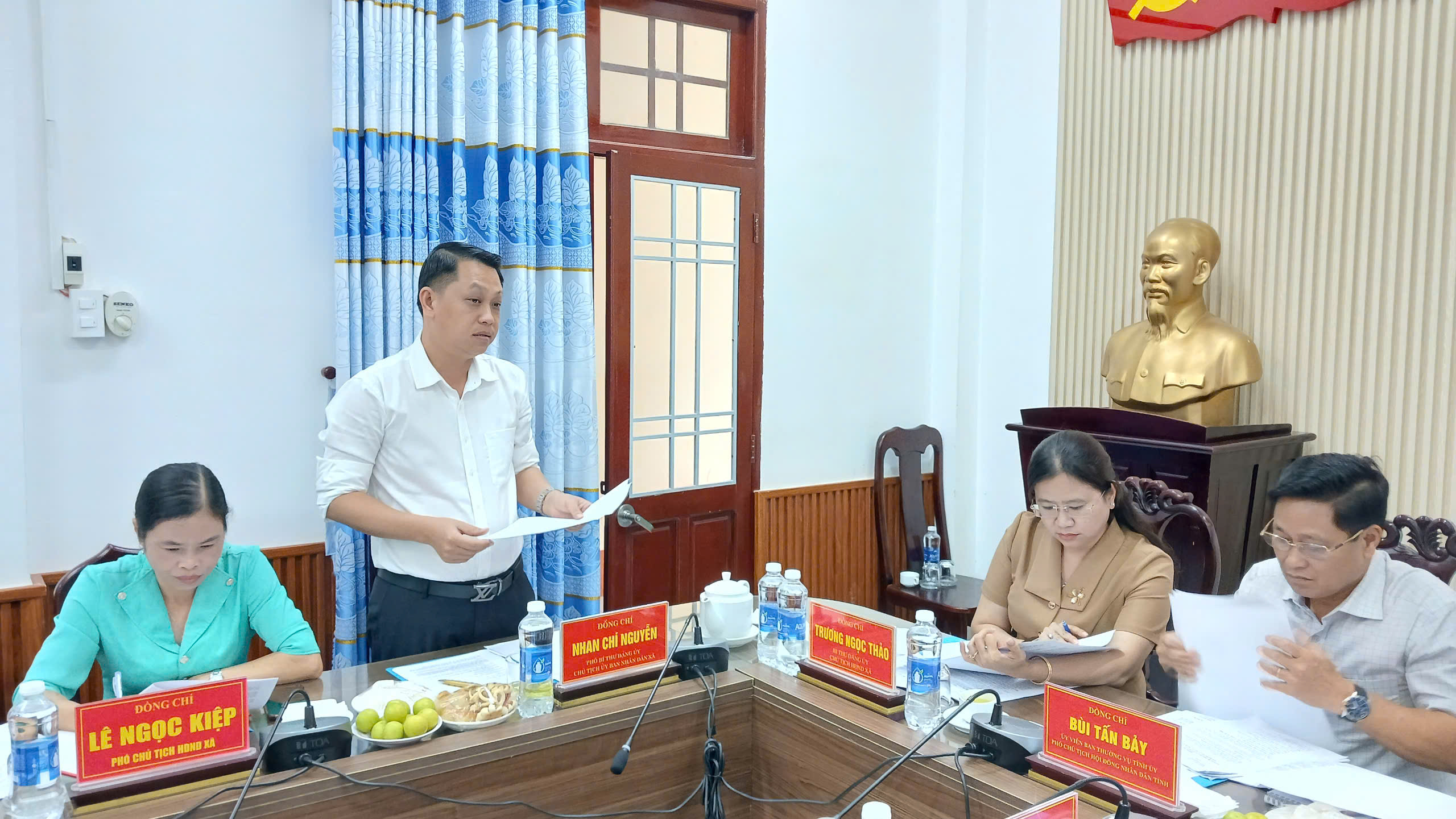 Anh-tin-bai