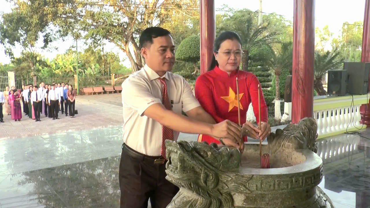 Anh-tin-bai